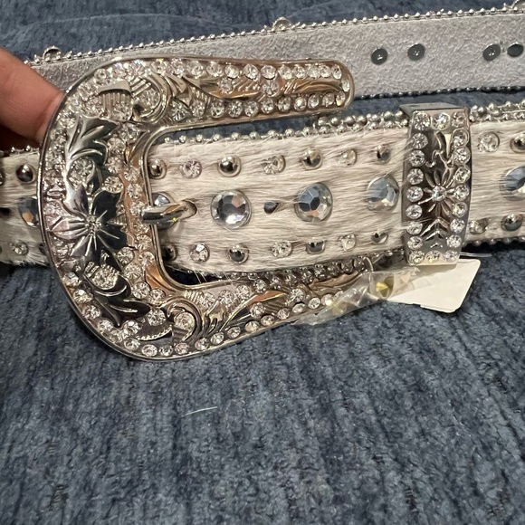 Woman Dazzling Belt with Horses White Leather Incredible Detail - Picture 4 of 4
